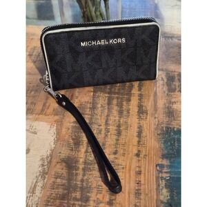 Michael Kors Jet Set Black Monogram Zip Around Wristlet Wallet Phone Case